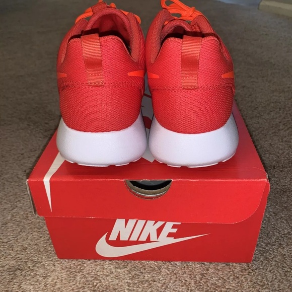 Size 9.5 - Nike Women’s Roshe One Crimson/Orange- Great Condition! - Picture 4 of 6